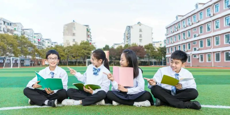 深圳較好的中職中專學(xué)校有哪些，2023年的中考錄取成績怎么樣？