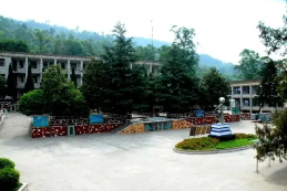 內(nèi)江四川省威遠縣新場中學(xué)