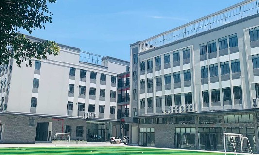 深圳市濱海高級(jí)中學(xué)