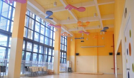 深圳紅黃藍(lán)天安高爾夫瓏園幼兒園