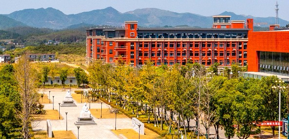 懷化湖南醫(yī)藥學(xué)院