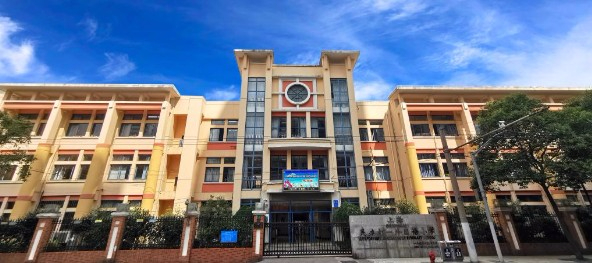 上海打一外國(guó)語(yǔ)小學(xué)