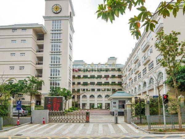 深圳龍崗區(qū)外國語學(xué)校（集團）新亞洲學(xué)校