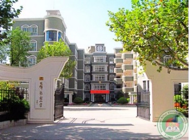 上海日暉新村小學(xué)