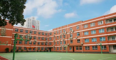 上海向東中學(xué)