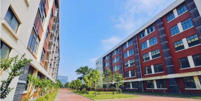 上海工程技術(shù)大學(xué)附屬松江泗涇實驗學(xué)校(九年一貫制)